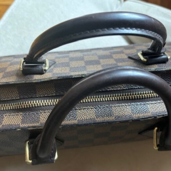 RARE LV Damier Ebene Sac Triangle - Picture 5 of 10